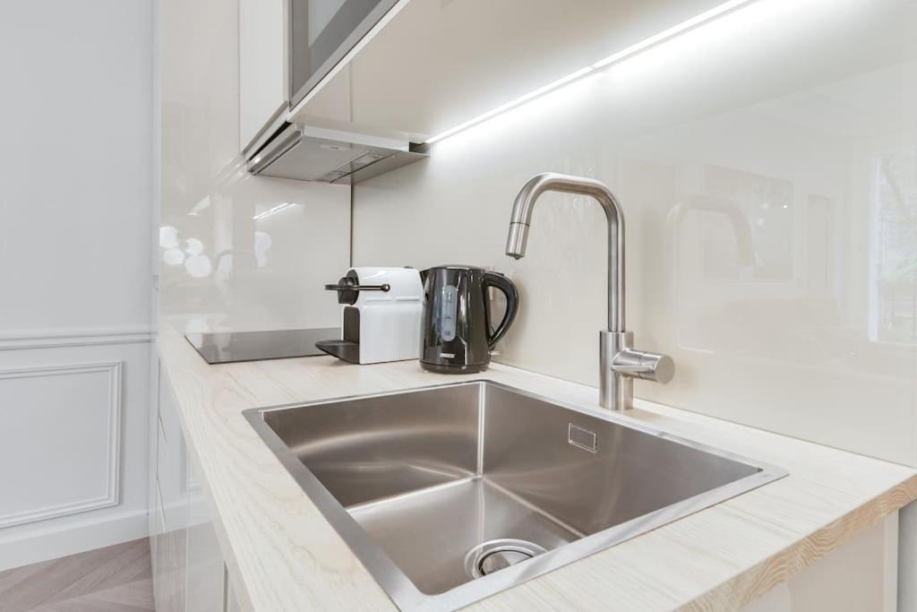 Apartament Bright And Gorgeous Flat In The Heart Of Paryż Zewnętrze zdjęcie